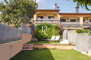 Location Maison  Carrer lleó. Casa de 198 m2 con vistas en alquiler en mas milà, olivella