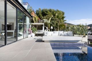 Maison  Avinguda dels garrofers. Casa de lujo de 393 m2 con piscina y vistas en venta en quint ma