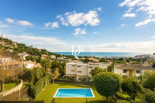 Casa  Carrer corral d'en falç. Casa de 196 m2 con piscina y vistas en venta en levantina, sitge