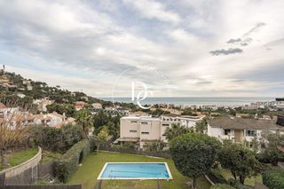 Casa  Carrer corral d'en fal�. Casa de 196 m2 con piscina y vistas en venta en levantina, sitge