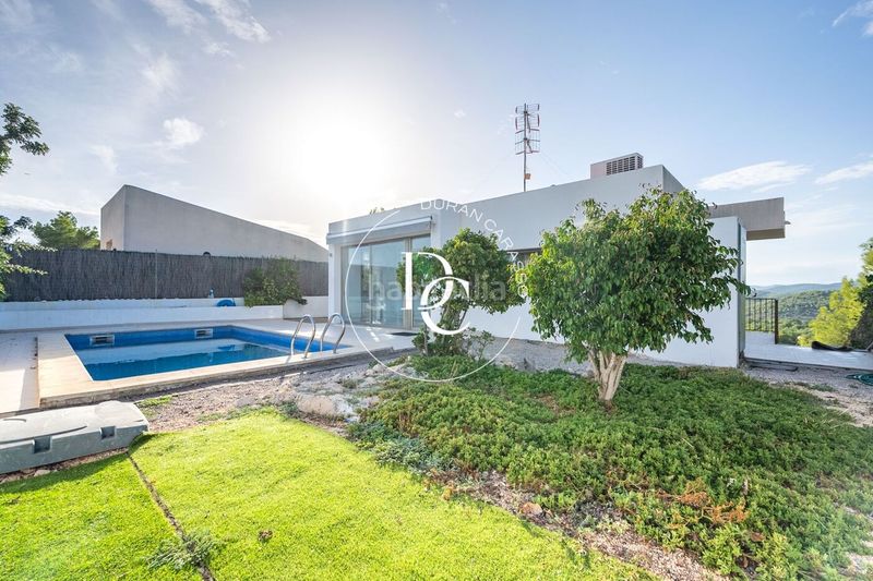Foto b0d06c69-2ff5-410b-9de5-a0cf2ff8148d. Lloguer casa amb calefacció aparcament piscina a Sitges