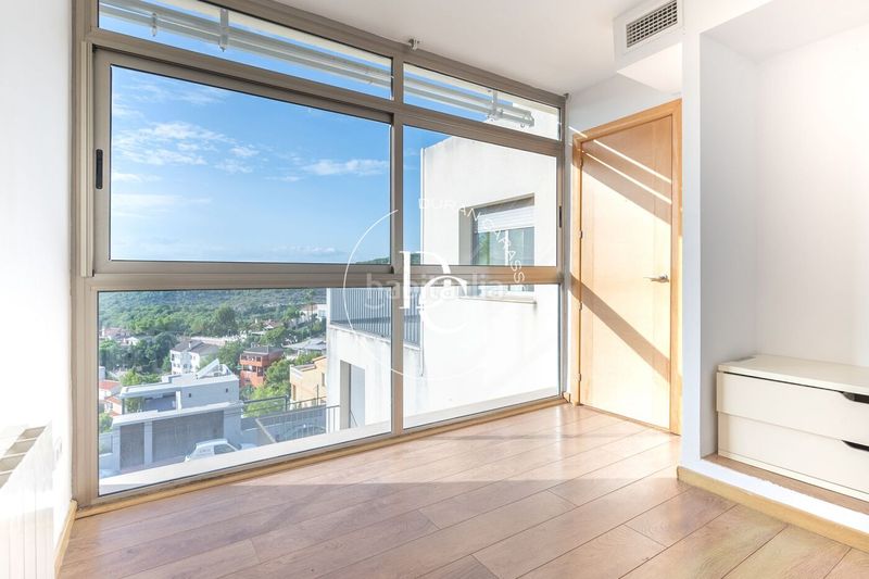 Foto f18ed1f9-b4bd-4d95-9895-dcea900c0696. Lloguer casa amb calefacció aparcament piscina a Sitges