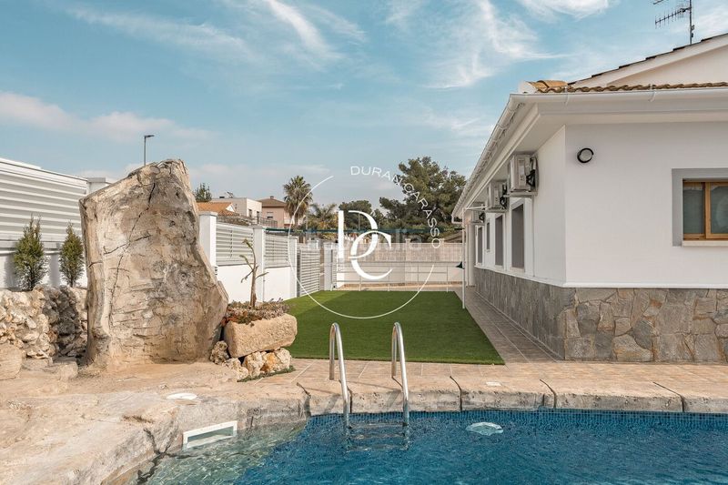 Foto 85d88b4e-2381-4593-9b25-f739dee63e68. Lloguer casa amb calefacció aparcament piscina a Cubelles