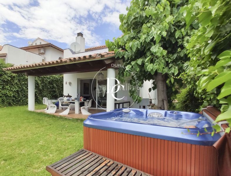 Foto d9718729-1c49-4f1d-9950-199a05054080. Casa amb calefacció aparcament piscina a Vallpineda-Santa Bàrbara Sitges