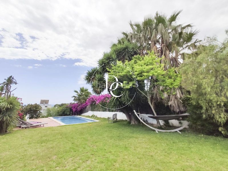 Foto fd71f1f9-380a-4af0-9fa7-0427f54ecbb6. Casa amb calefacció aparcament piscina a Vallpineda-Santa Bàrbara Sitges