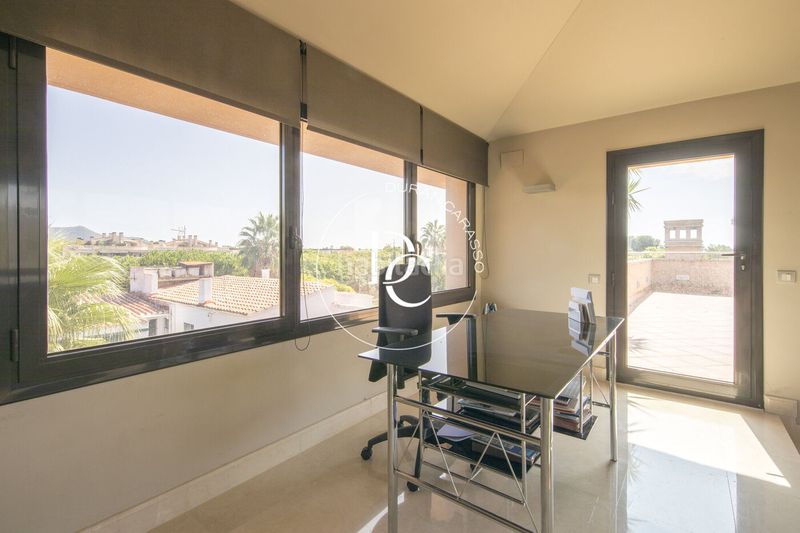 Foto 55f57de2-065b-4634-99b1-d6014b51f9e3. Location maison avec chauffage parking piscine dans Sitges