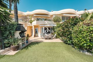Casa  Avinguda de miquel utrillo. Casa de 207 m2 con vistas en venta en vallpineda  santa bárbara,
