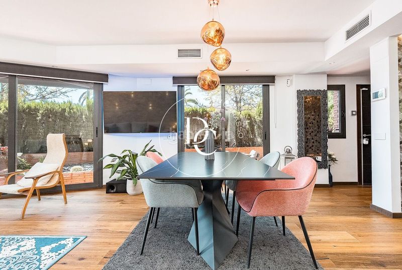 Foto 01bb9546-2bf6-41ad-8797-05018855c427. Casa amb calefacció aparcament piscina a Ametllers - Poble Sec Sitges