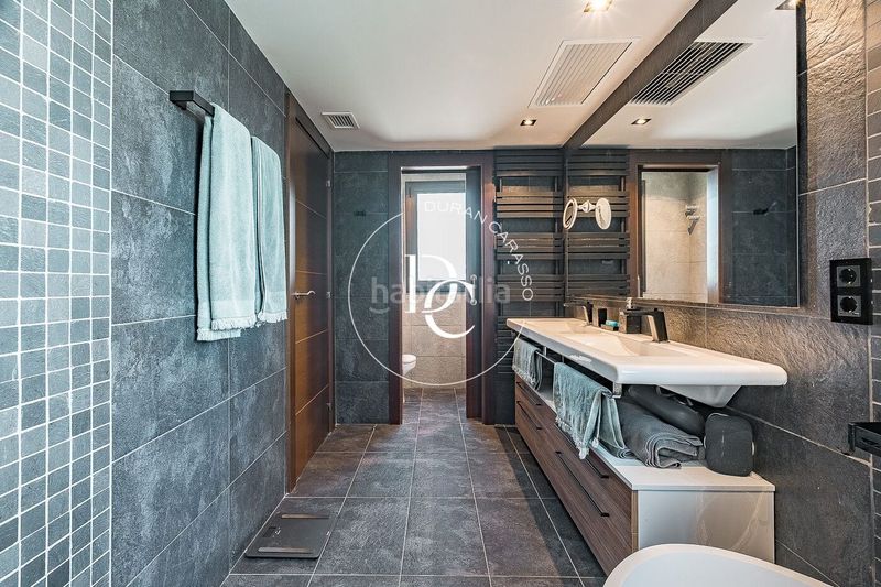 Foto abab0f15-d063-49ee-aa6a-0d889b5229e3. Casa amb calefacció aparcament piscina a Ametllers - Poble Sec Sitges