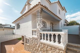 Casa  Carrer de la pica d'estats. Casa de 170 m2 en venta en mas den serra, sant pere de ribes
