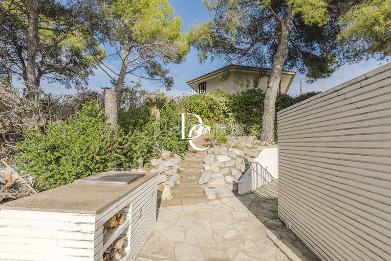 Foto b84cfa58-e419-4199-bd03-c5909cfaf23a. Casa amb calefacció aparcament piscina a Bellamar Castelldefels