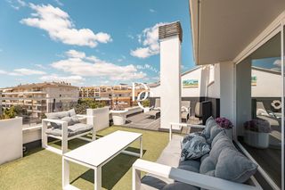 Casa  Carrer tarongers. Casa de 159 m2 con vistas en venta en sitges