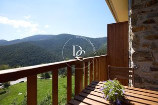 House  Carrer puigmal. Casa de 60 m2 con vistas en venta en alp