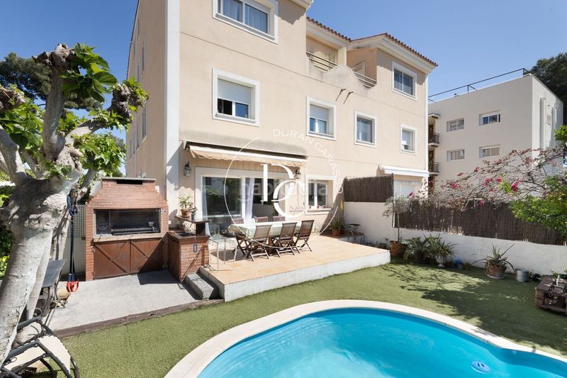 Foto 3c778df4-6a7d-4f58-97d4-b1ef94b0d6fa. Casa amb calefacció aparcament piscina a Vallpineda - Rocamar Sant Pere de Ribes
