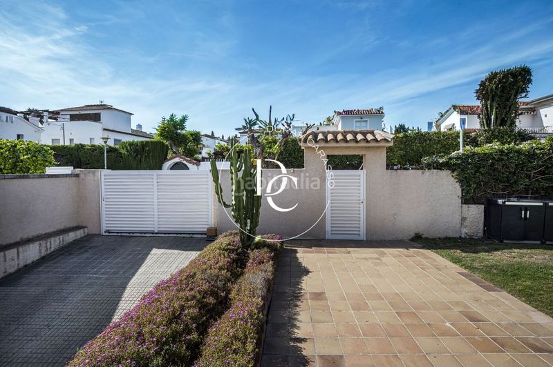 Foto 28df7dce-d04d-4dd1-9299-369c6432e6f8. Lloguer casa amb calefacció aparcament piscina a Sitges