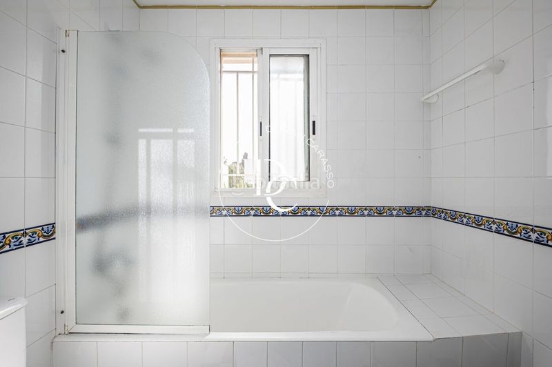 Foto f8d3923f-5727-479c-bf08-6a3e12252f72. Lloguer casa amb calefacció aparcament piscina a Sitges
