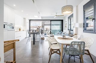 Piso  Carrer pintor pere pruna. Piso de 123 m2 con terraza en venta en sitges