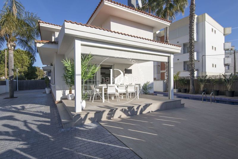 Foto 565bb3f7-0577-40e9-8c69-9696a9f4c971. Lloguer casa amb calefacció aparcament piscina a Sitges