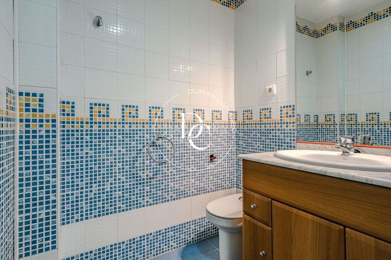Foto e50bfc73-6977-4e70-b4d7-1eb85a613f81. Àtic amb calefacció aparcament piscina a Can Pei Sitges