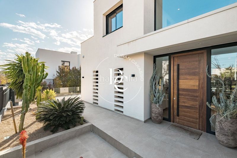 Foto b9dd16a3-c58a-42c6-8214-d5866c79a736. Casa amb calefacció aparcament piscina a La Plana Sitges