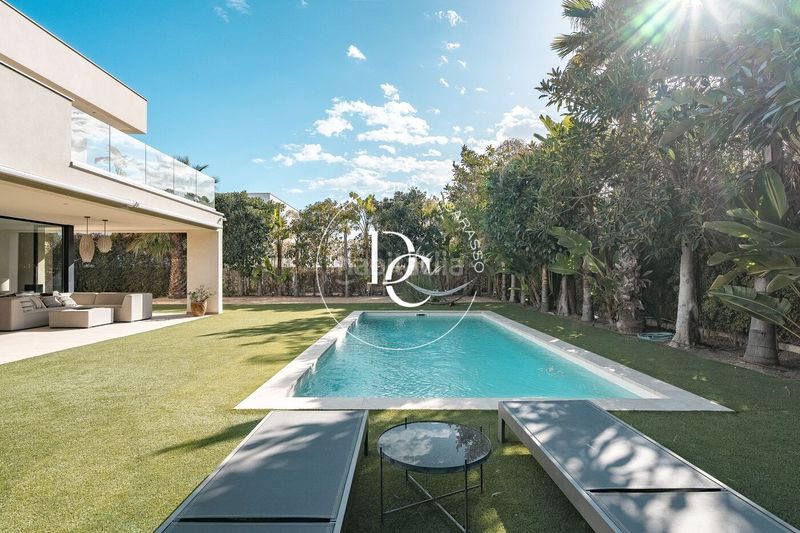 Foto d5dbea7d-ec00-4602-b6dd-45746667012c. Casa amb calefacció aparcament piscina a La Plana Sitges