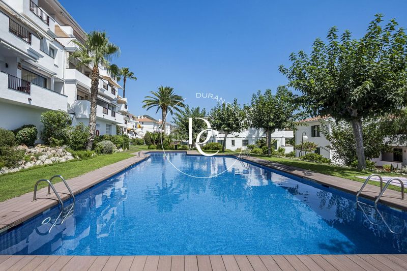 Foto ae80f6aa-ee56-458b-ba80-11497e3eeff5. Dúplex amb calefacció aparcament piscina a Aiguadolç - Sant Sebastià Sitges