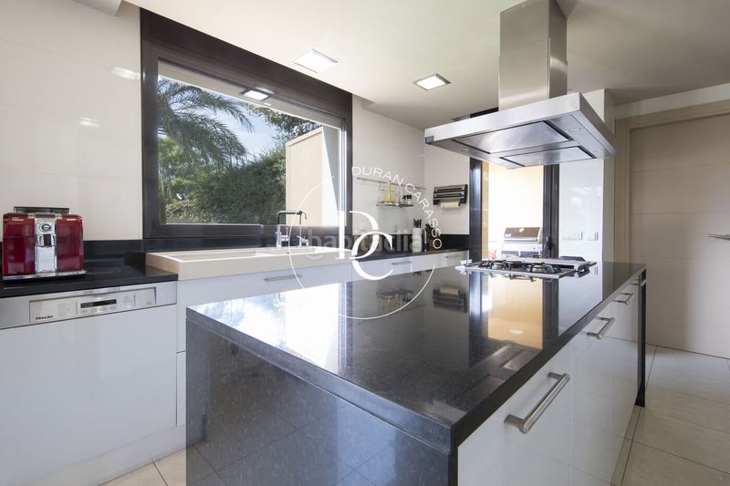 Foto c1829618-4667-43e3-bbe6-ba94bc84ef9a. Location maison avec chauffage parking piscine dans Sitges
