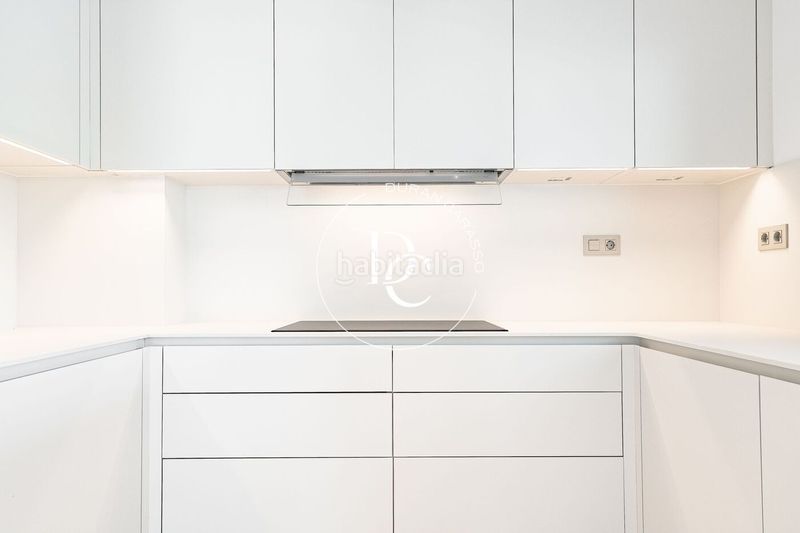 Foto 86b8d850-6185-4eae-9815-a1c094ff2e19. Rent flat with heating parking pool in Can Girona - Terramar - Vinyet Sitges