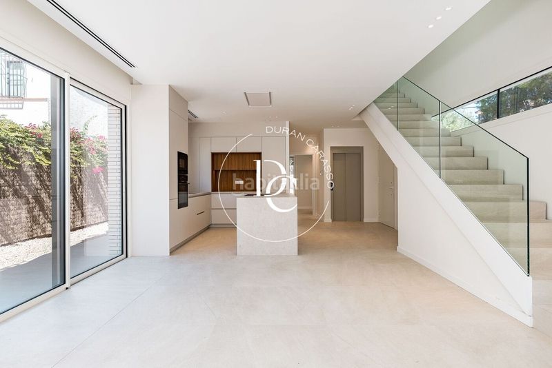 Foto 051daab9-9771-4d64-88dd-f34994185bf6. Casa amb calefacció aparcament piscina a Can Girona - Terramar - Vinyet Sitges