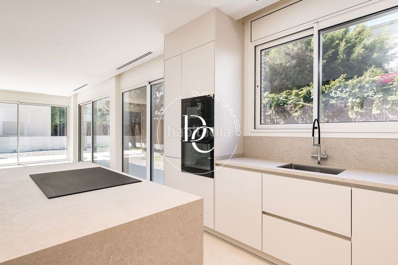 Foto c612f52c-d7d2-430d-8a6d-26423fec9678. Casa amb calefacció aparcament piscina a Can Girona - Terramar - Vinyet Sitges