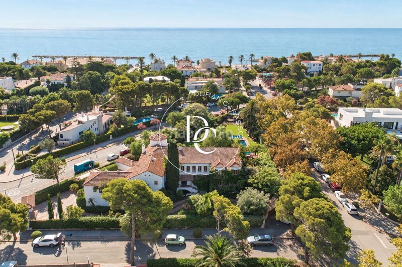 Foto 68e84921-adf8-47f0-8482-9fdaf97877e8. Casa amb calefacció aparcament piscina a Can Girona - Terramar - Vinyet Sitges