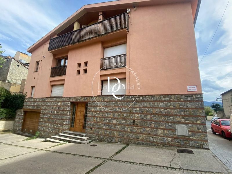 Foto 2a8e75df-fa32-4e9a-ac4c-afb633f92453. Pis amb calefacció aparcament a Puigcerdà