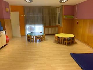 Location Local commercial  N/a. Altura piso 1º, local superficie total 400 m², superficie útil 3