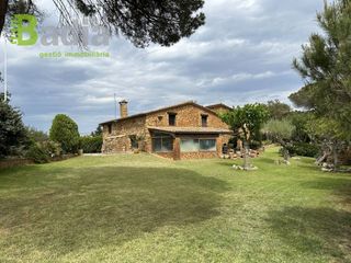 Chalet  Lloret de mar. Chalet en venta en urb. mas altaba
