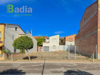 Terreny residencial  Carrer tancat. Solar en venta en raimat