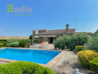 Xalet a Alcarràs. Chalet independiente en venta en camino de montagut alcarràs
