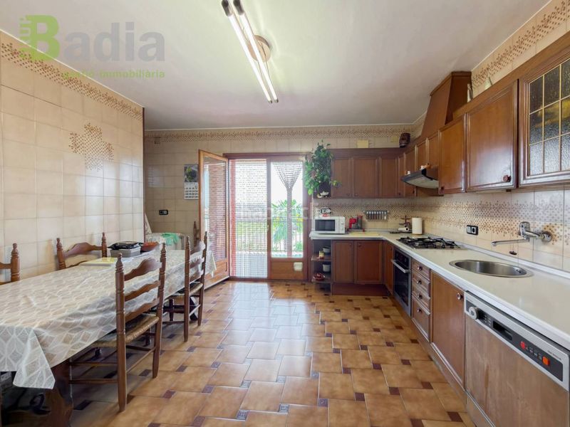 Foto 3f0a96a4-91ca-4ec1-ac9d-6990797656f0. Casa amb calefacció aparcament a La Caparrella Lleida