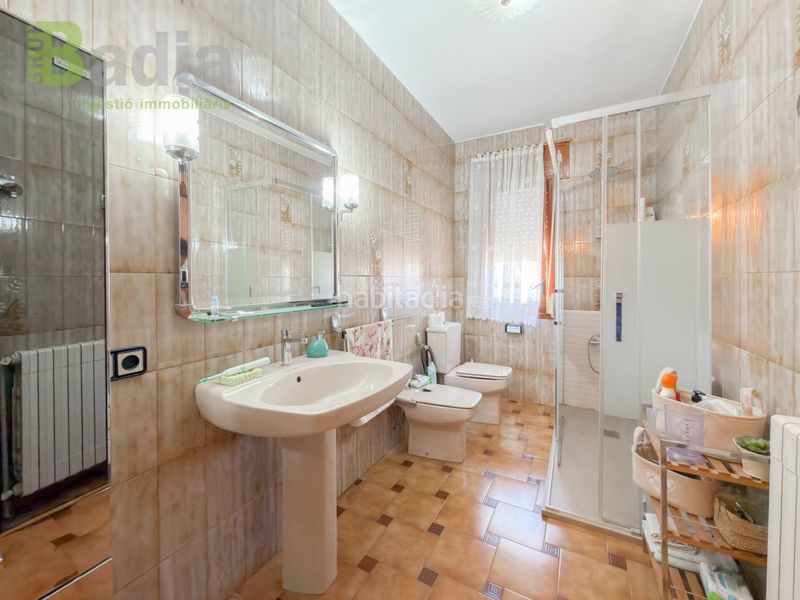 Foto 493b8da2-deaa-4c66-814b-f22595efd2dc. Casa amb calefacció aparcament a La Caparrella Lleida