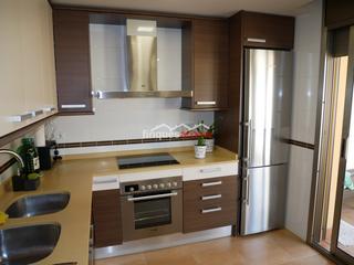 Casa adossada a Valls. Se vende preciosa casa adosada de 285m2 en mas clariana, con pat