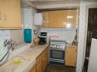 Doppelhaus in Valls. Se vende casa de 160 m2 cerca del pati de valls (tarragona).