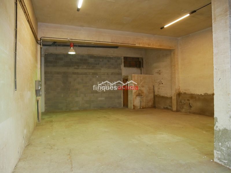 Foto d8de23cd-2ef7-4768-8350-5e90cb6e2a69. Local comercial a Valls