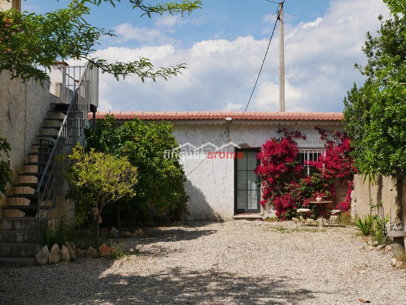 Foto 0470be8e-d0d8-442b-bd69-a8a37b1cbd6d. Casa amb xemeneia calefacció a Alió