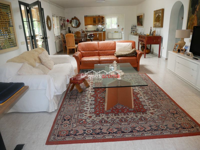 Foto 15097dd6-d366-40e7-bf41-b92d48ec87c3. Casa amb xemeneia calefacció a Alió