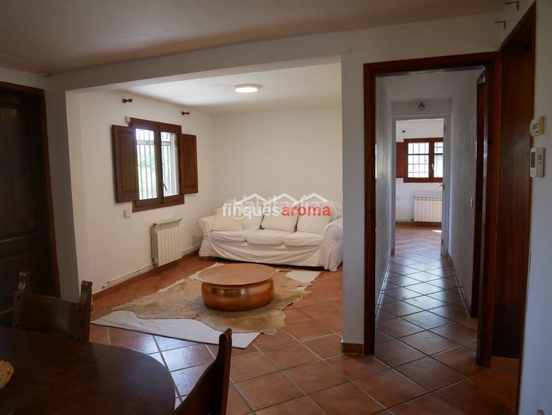 Foto 41170b1a-fff3-4eb9-8eab-fa4bdaa84789. Casa amb xemeneia calefacció a Alió