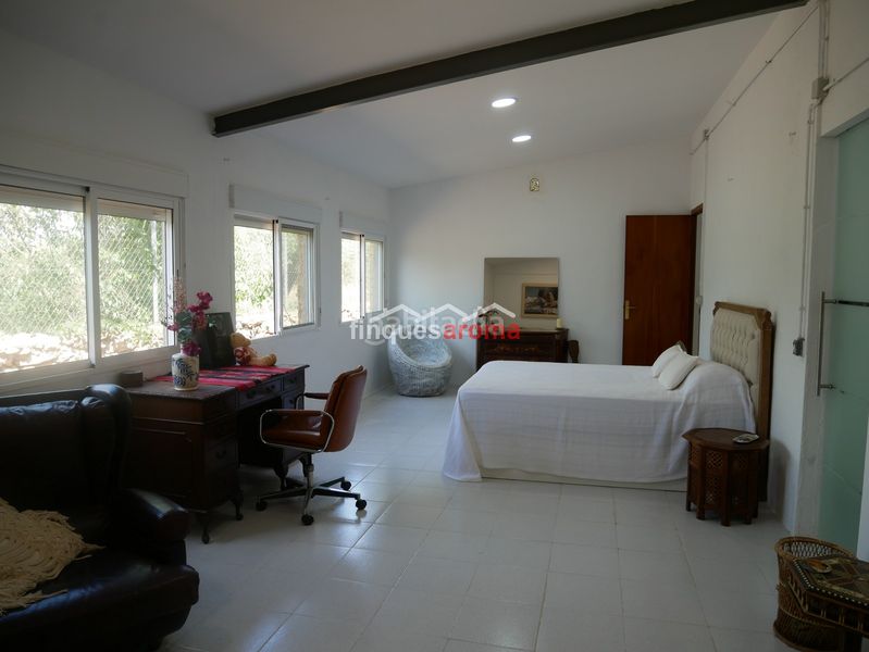 Foto 5f9de7f8-d1ff-4cd7-933d-98df4e3a1eb7. Casa amb xemeneia calefacció a Alió