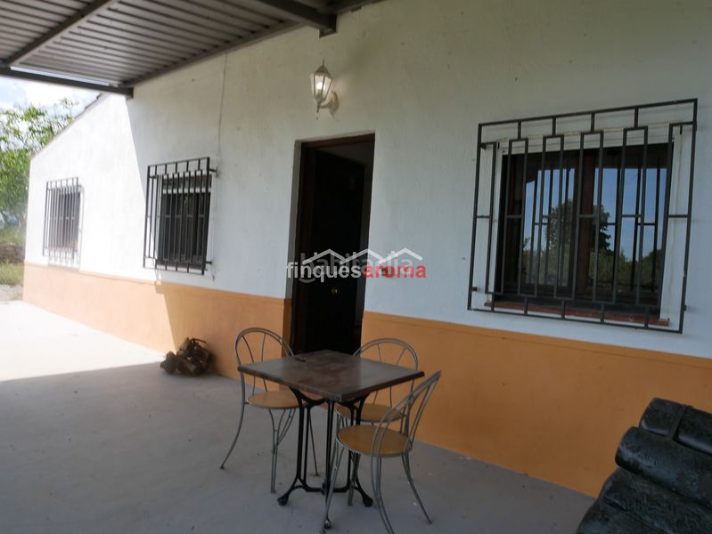 Foto ab24a3bc-857e-4598-9fa3-e13656a18f91. Casa amb xemeneia calefacció a Alió