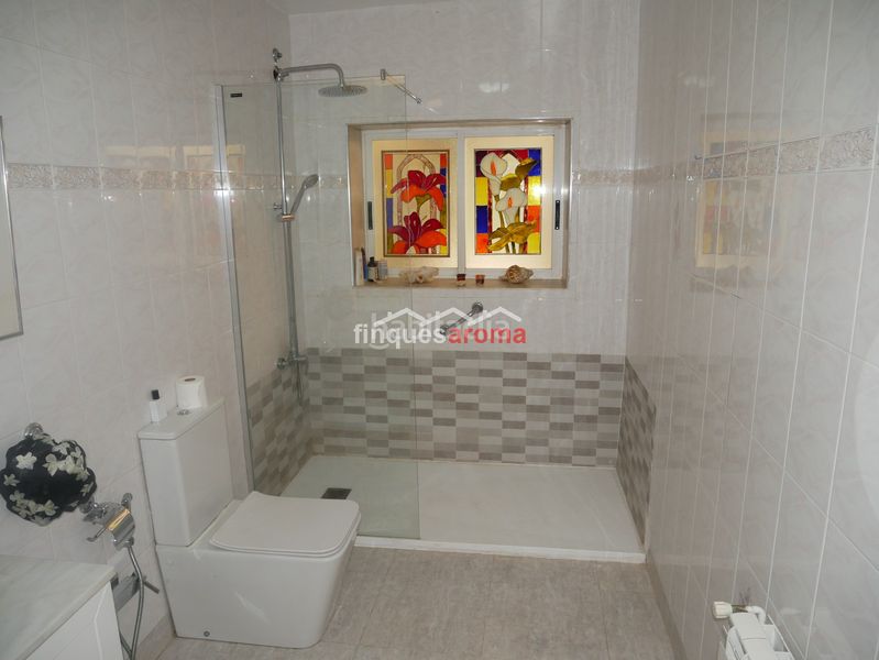Foto b59c8589-6f4d-44f9-bc22-62a8e19b976e. Casa amb xemeneia calefacció a Alió