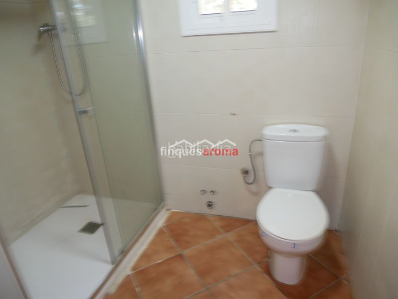 Foto bfccc9bf-c512-443a-bfe5-c6d224be13df. Casa amb xemeneia calefacció a Alió