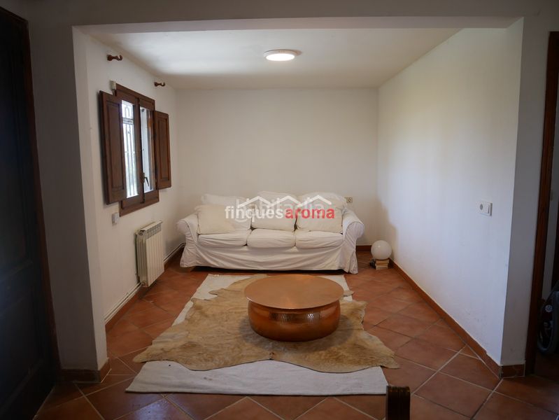 Foto d59762f1-08a5-424b-993a-d58e9e950b38. Casa amb xemeneia calefacció a Alió