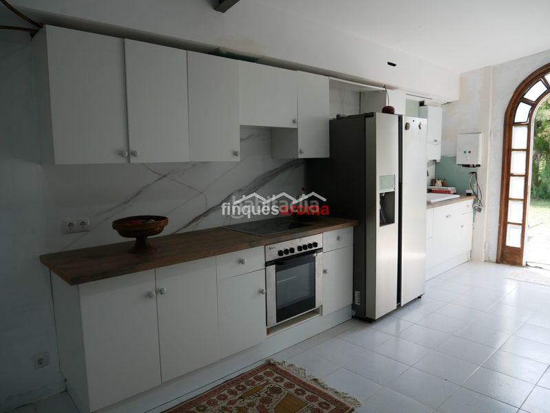 Foto fab3d692-10d8-4869-89e6-39440fc1c703. Casa amb xemeneia calefacció a Alió